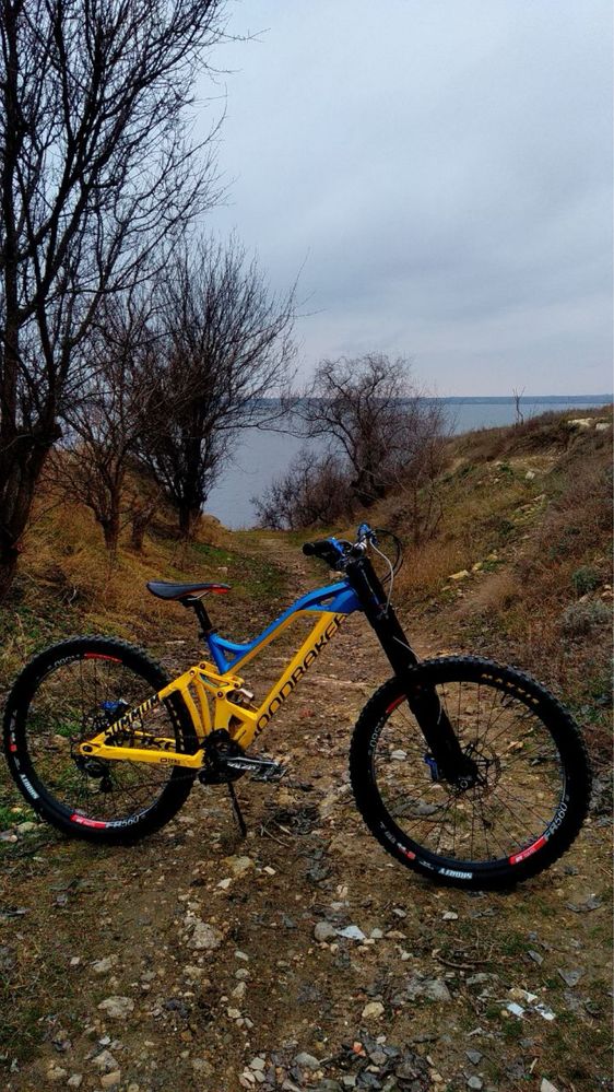 Rama MONDRAKER SUMMUM PRO 27.5" 2016 YELLOW / BLUE (downhill, enduro)