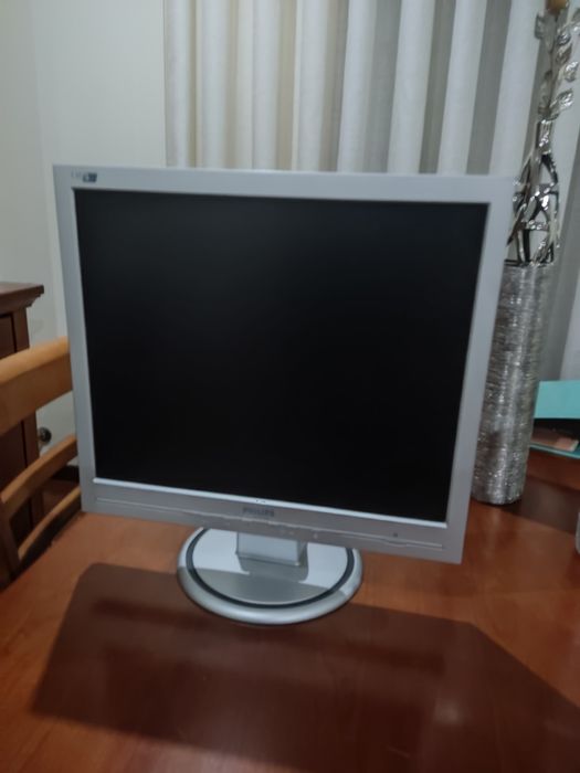 Ecrã philips 17 polegadas