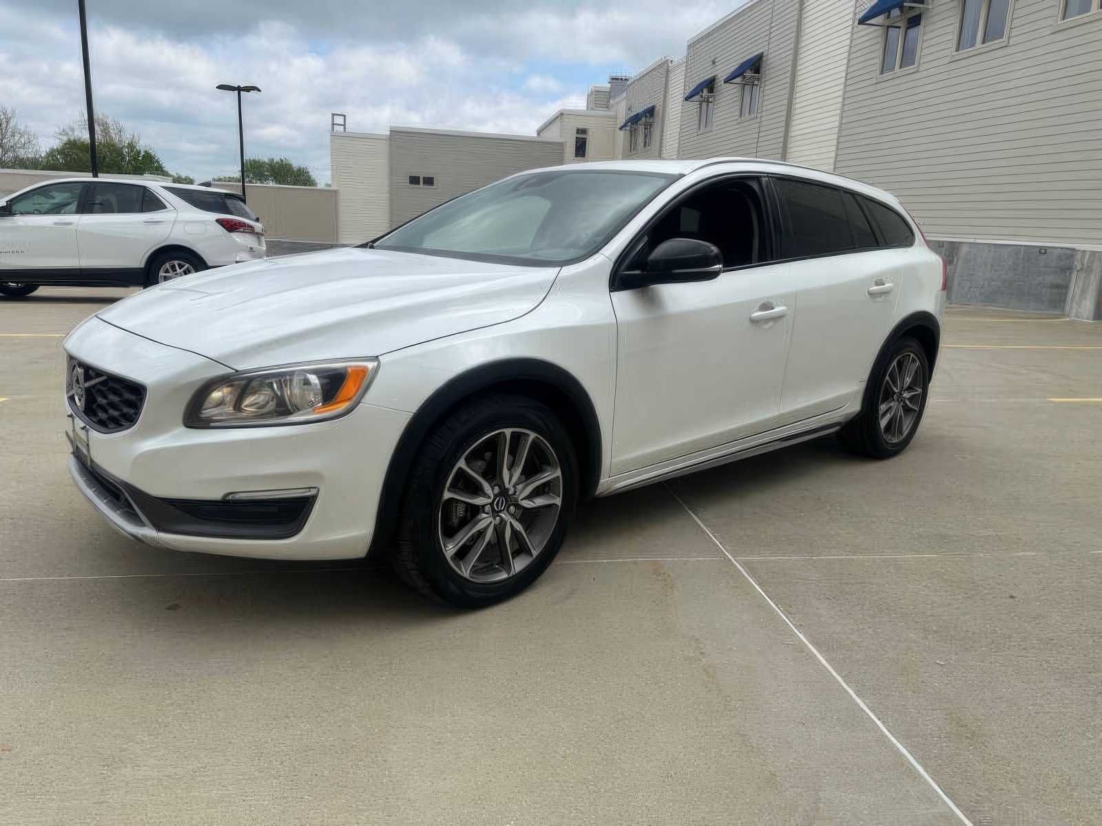 2016 Volvo V60 Cross Country T5