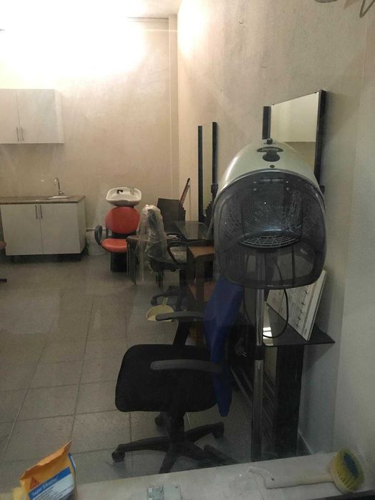 Aluga-se loja dentro do Centro commercial abade faria mem martins