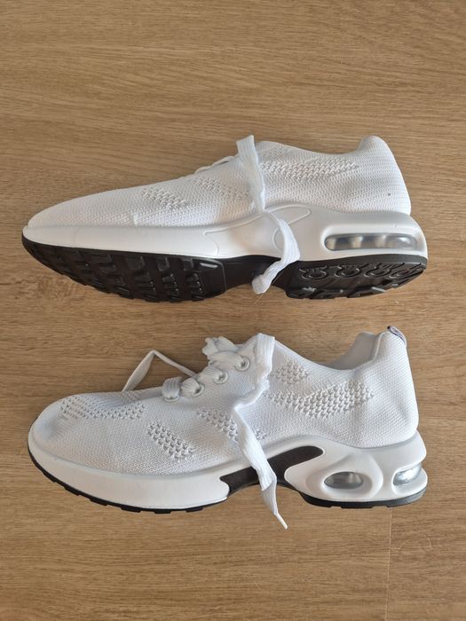 Nowe białe adidasy rozmiar 39