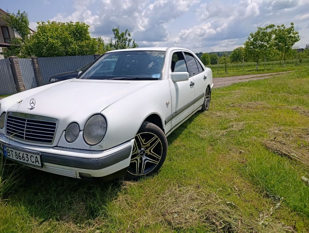 Продам w210 стан чудовий двигун 2,2 d,