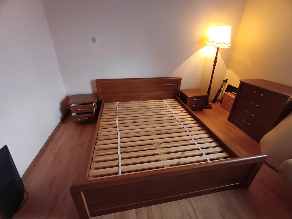 Komplet łóżko + szafki nocne + komoda + lampa