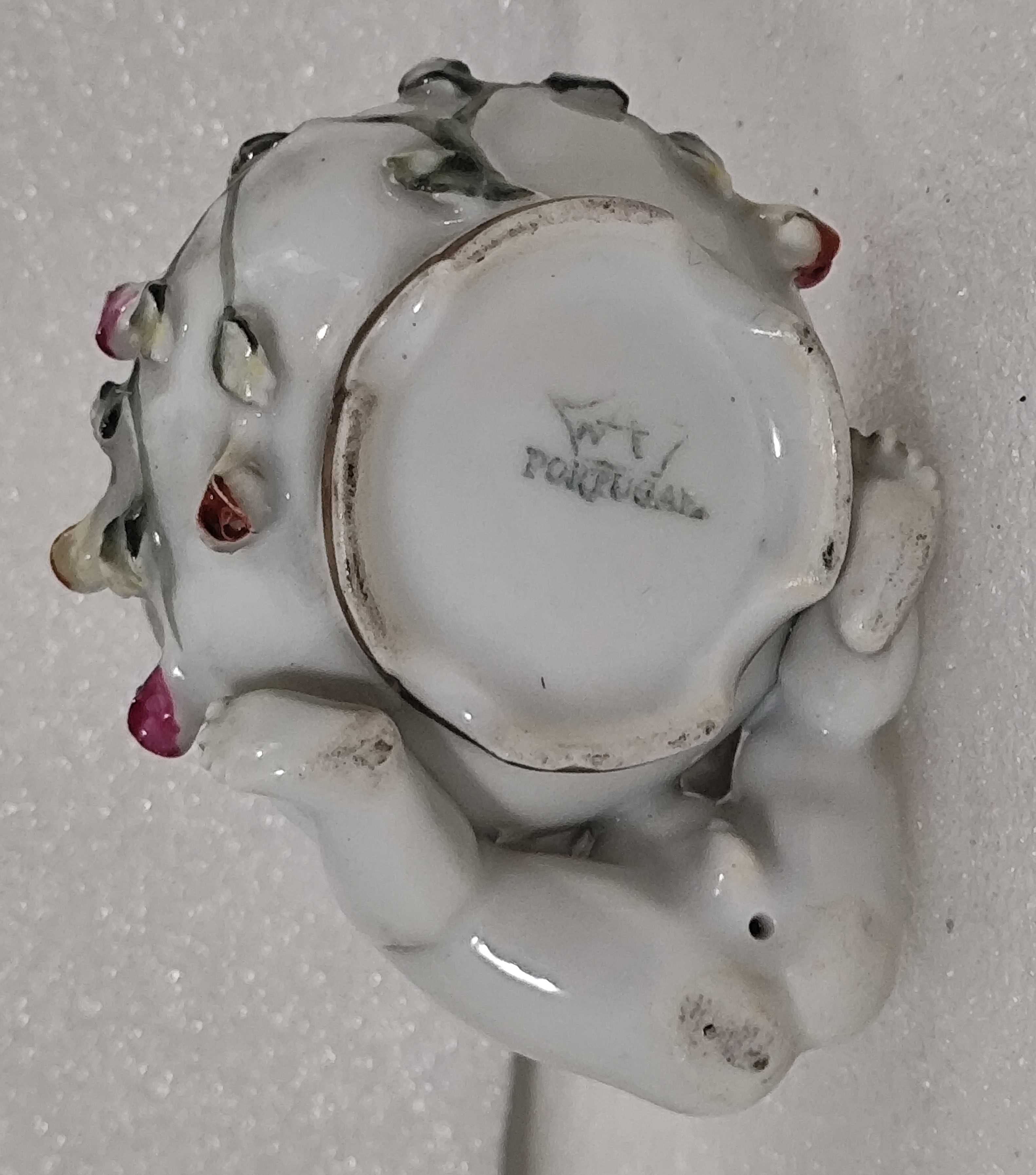 Pequena caixa guarda jóias em porcelana Artibus
