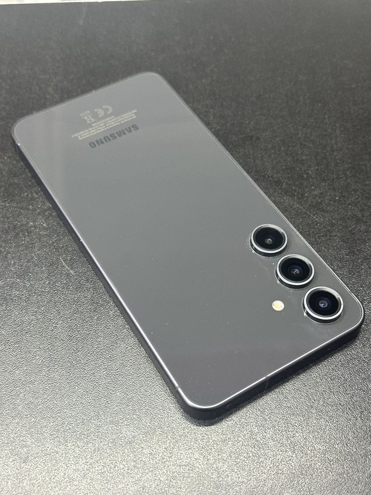 Samsung s24 Fe 8/256Gb Graphite в ідеальному стані