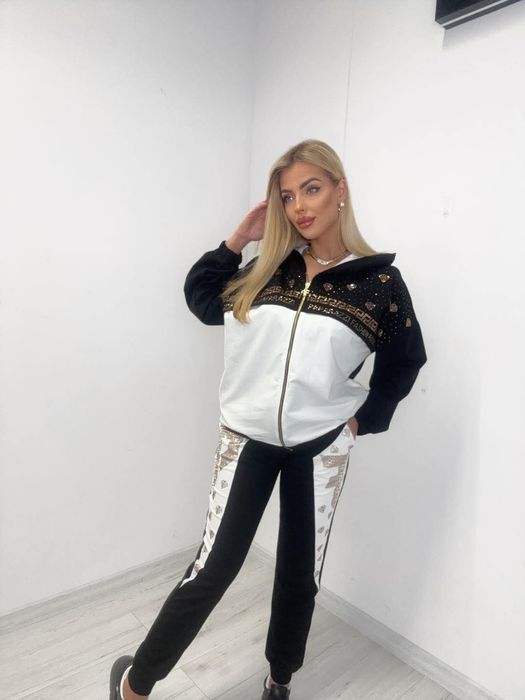 Piękny komplet dres biało czarny logo paparazzi