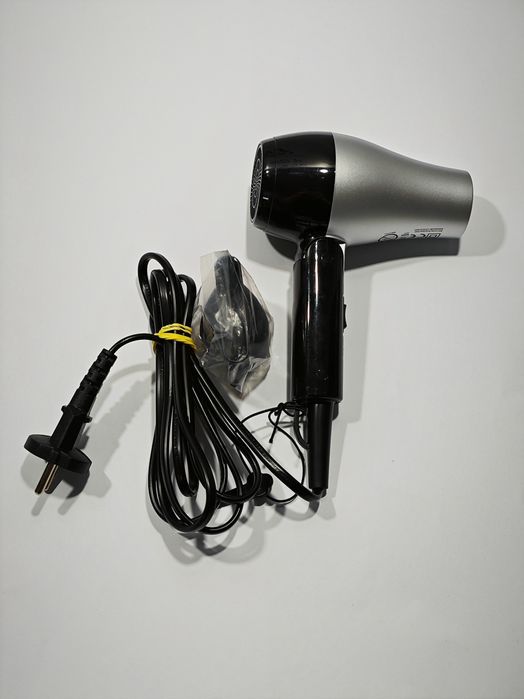 Suszarka Do Włosów Grundig Hd 2200 Turystyczna 1200W