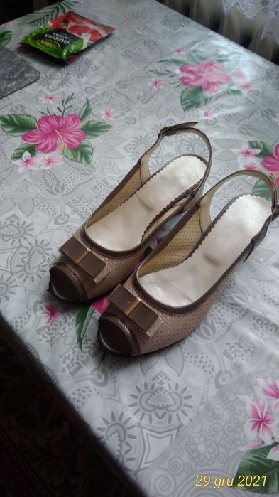 Buty damskie letnie rozm. 38