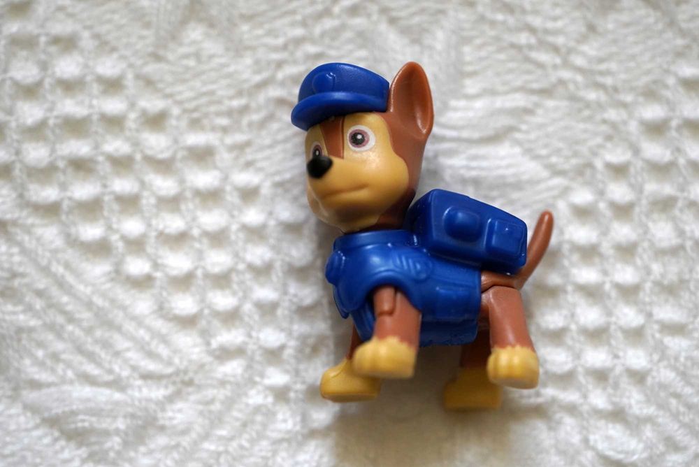 Piesek Chase Kinder Psi Patrol