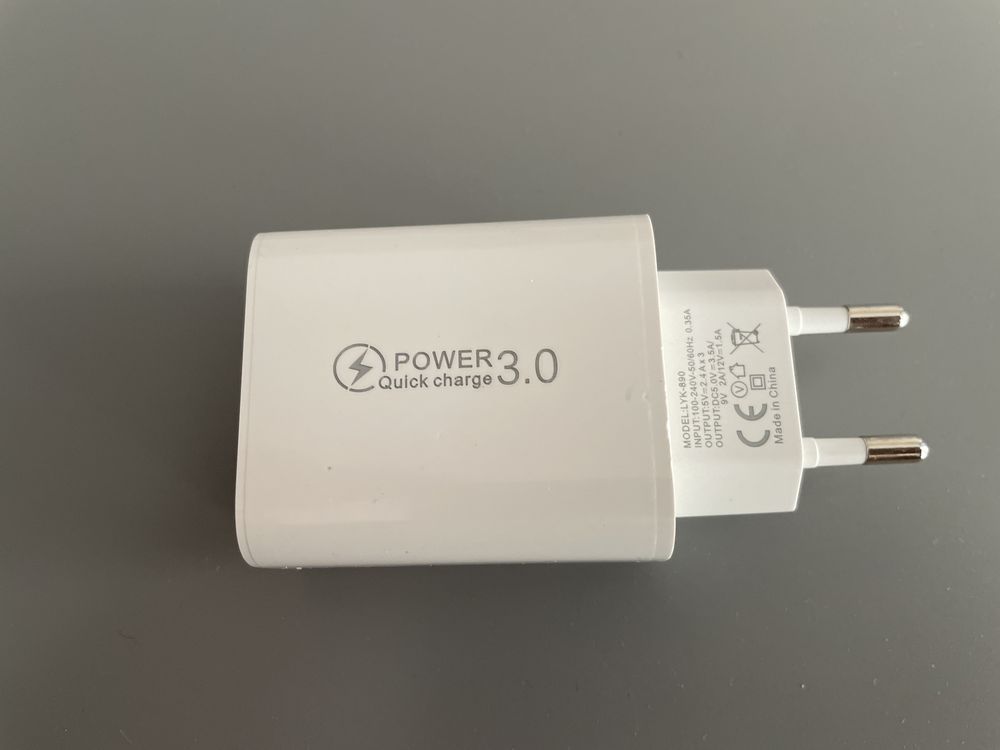 Multi-port 3USB + USB C ładowarka podróżna