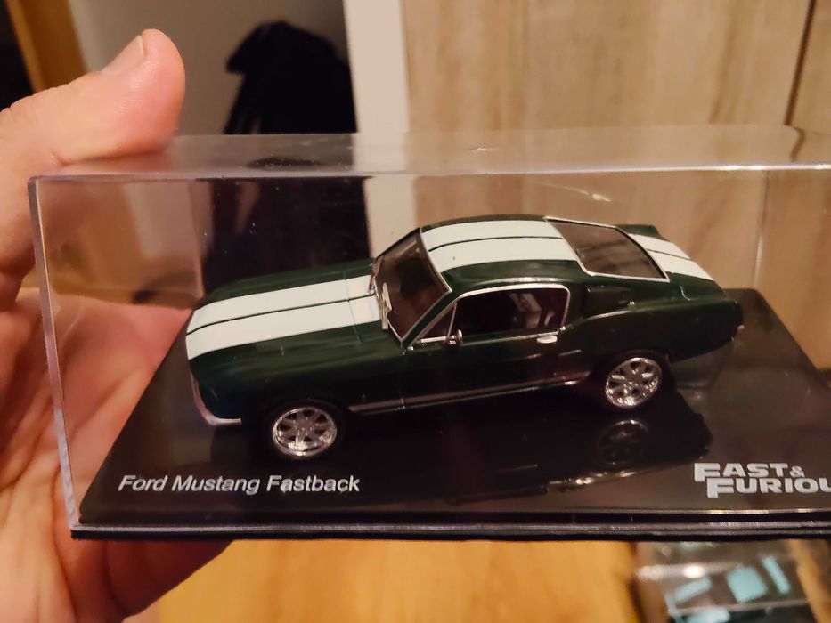 Sprzedam autka z kolekcji Fast and Furious 1:43