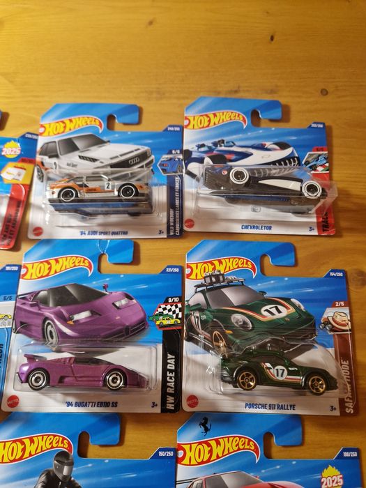 Coleção hotwheels,  ferraris, Porsches, TH