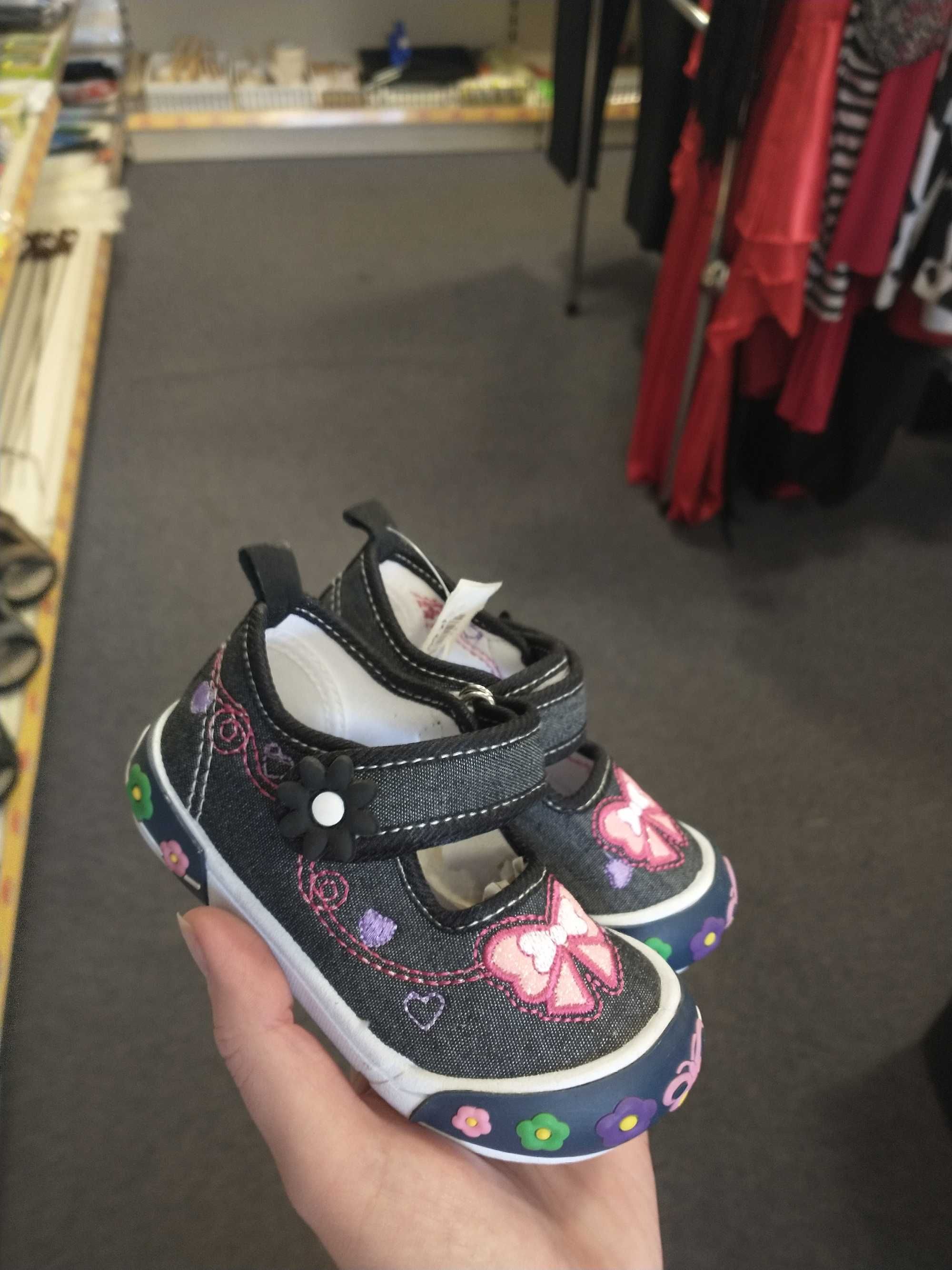 R. 21 nowe trampki tenisówki kapcie dziewczęce buty na rzepy