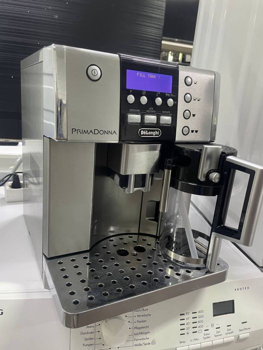 Кофемашина Delongi 1 рік гарантіі