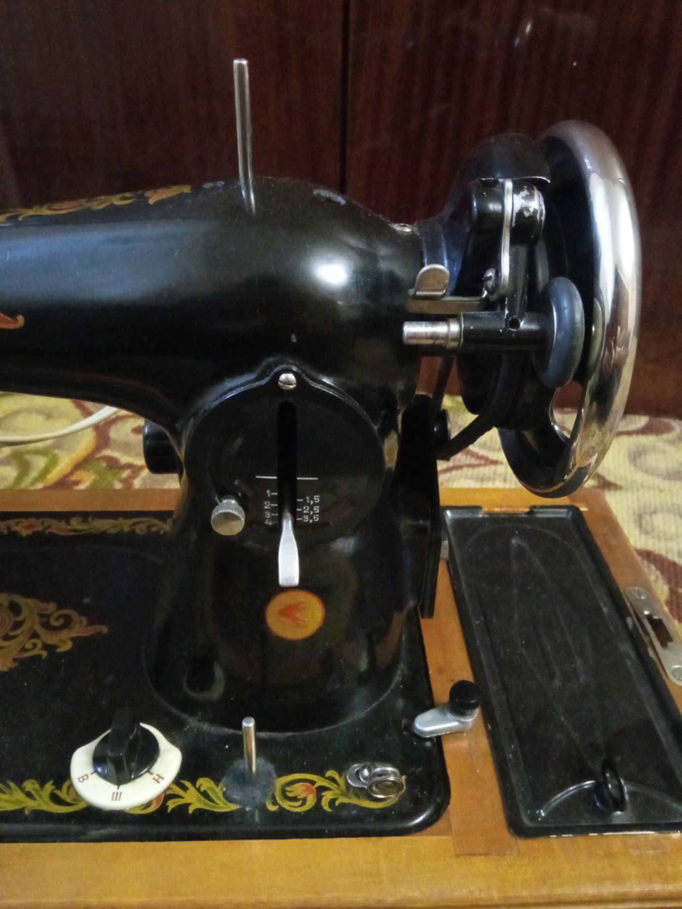 Швейна машинка з електроприводом