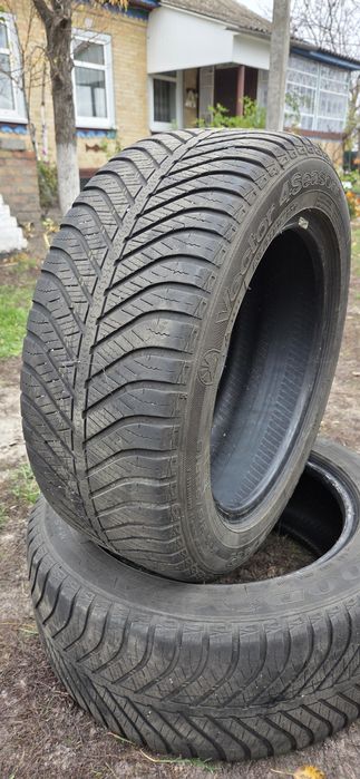 Продам шини 215/55/r16