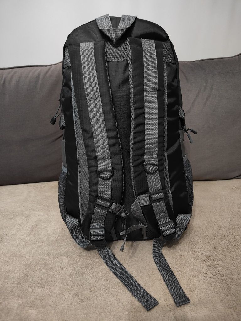 NOWY Porządny Plecak Turystyczny Górski Podróżny Trekkingowy 40l