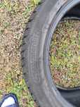 Sprzedam opony zimowe  235/45/R18 w bardzo dobrym stanie, nie klej