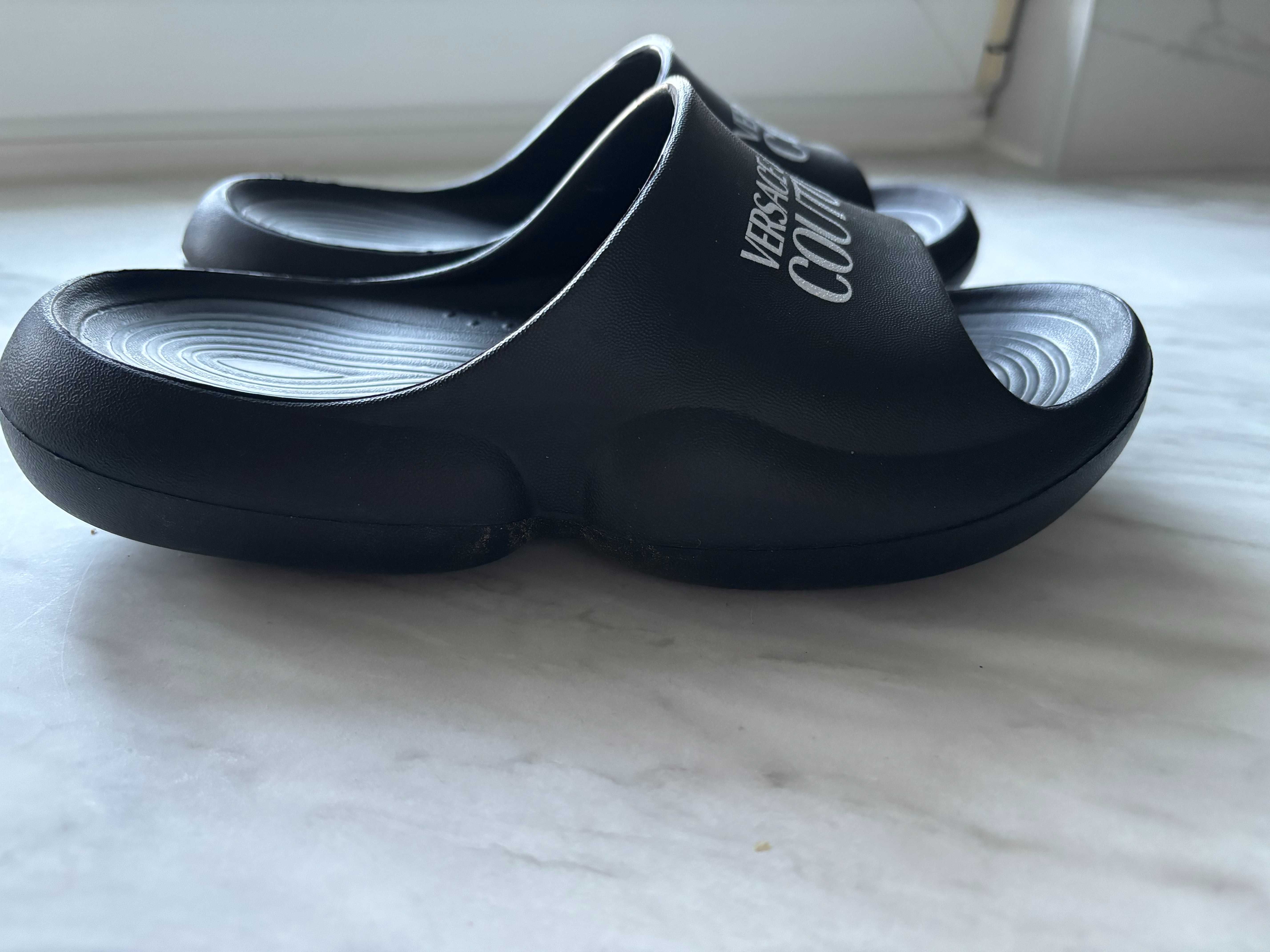 Versace Jeans Couture klapki