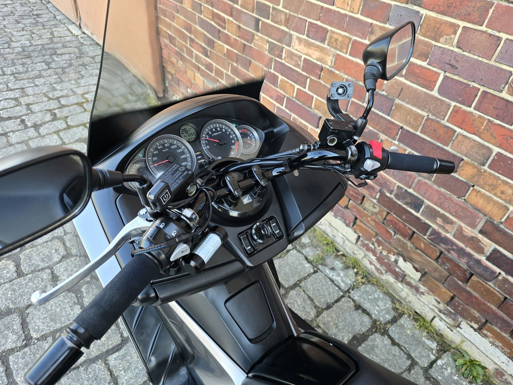 Honda Forza 300 .2014r. ABS // kufer // nowe opony