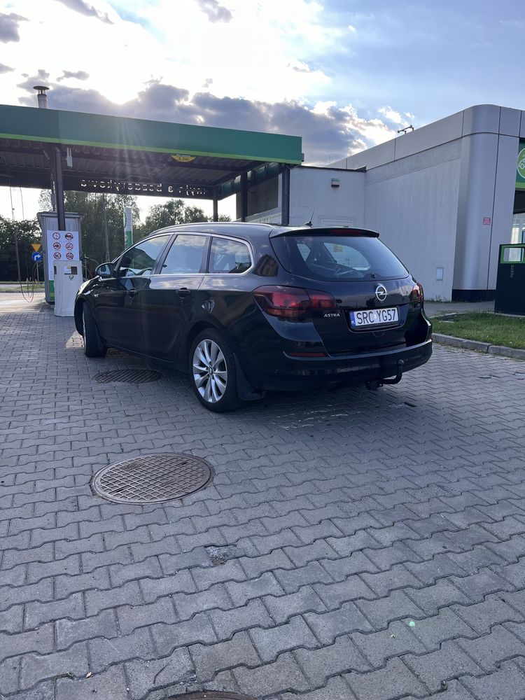 Opel astra j 2.0 CDTI 2011