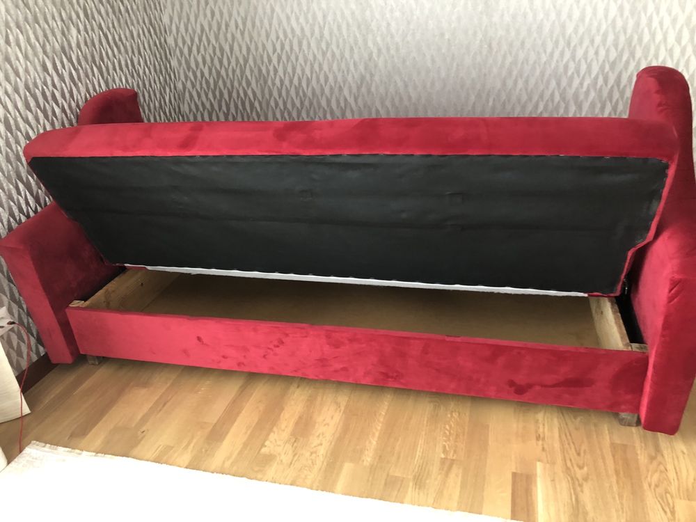 Розкладний диван у спальну або у вітальню