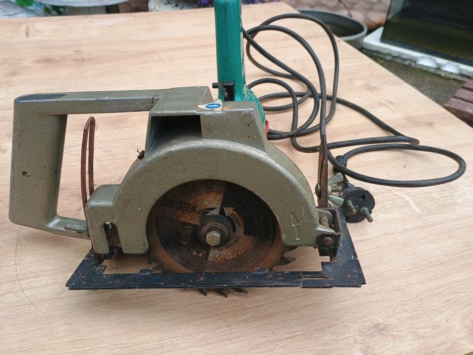 Stara wiertarka celma z przystawką piła