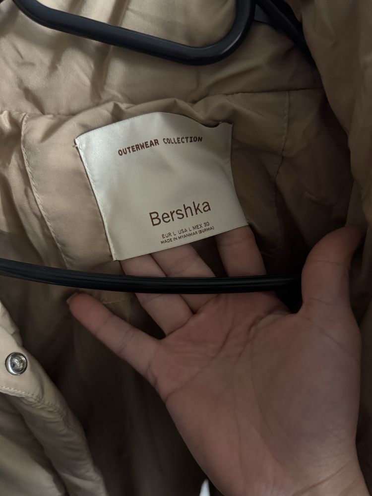 Куртка демі від bershka