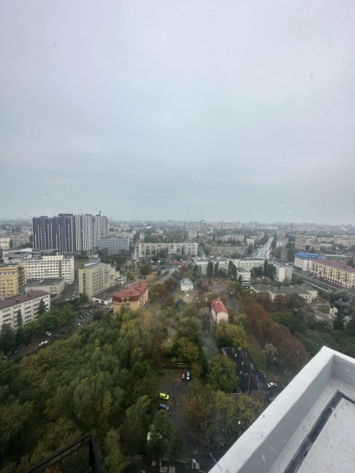 Продам видову 2 кімнатну квартиру в Києві.