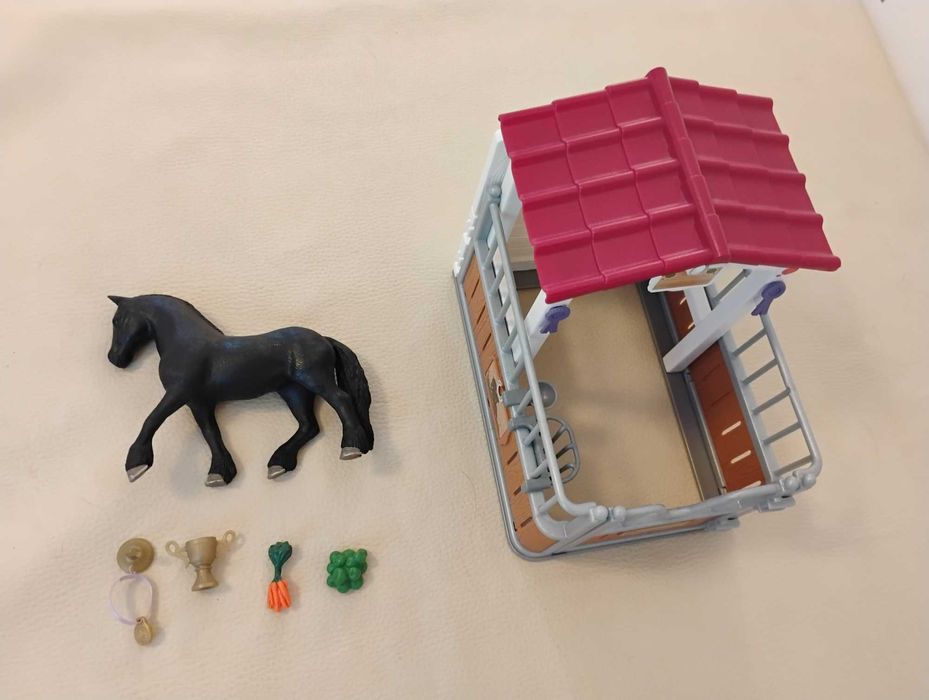 Schleich - box dla konia + figurka konia