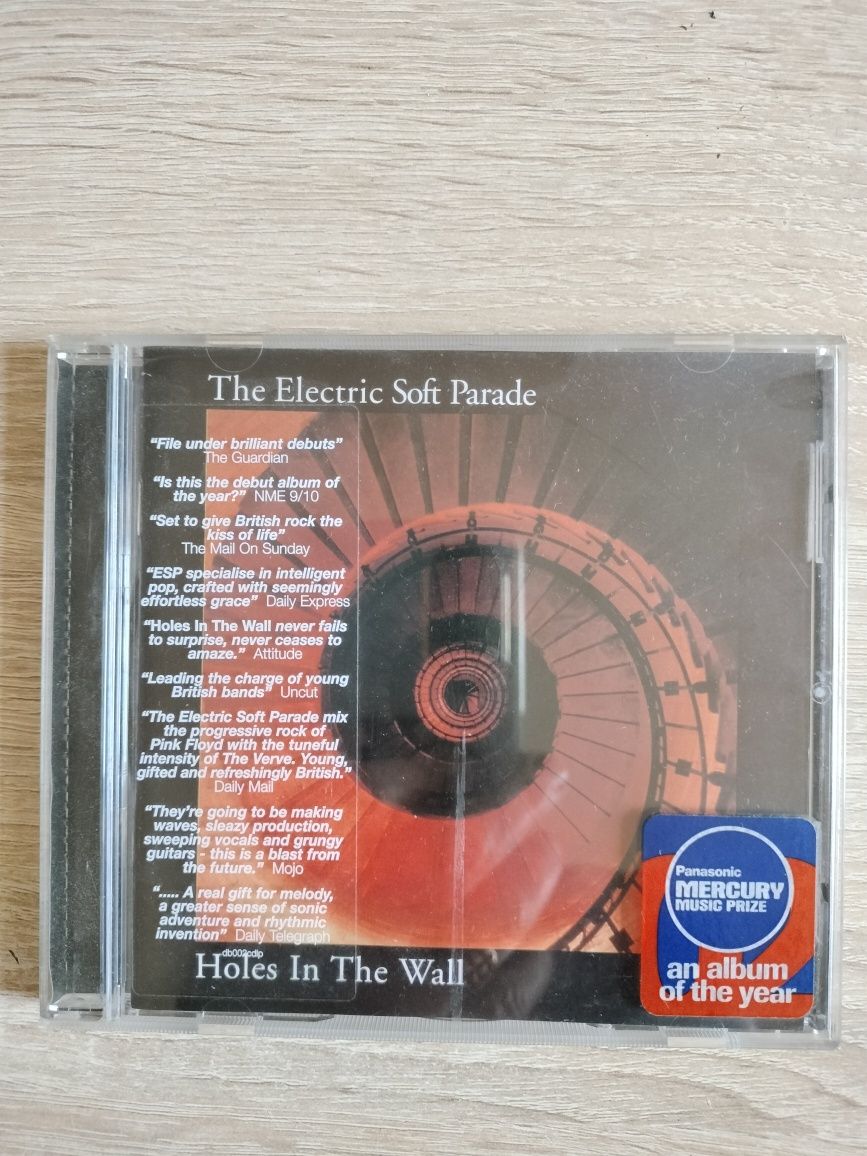 CD. The Electric Soft Parade " Holes In The Wall"