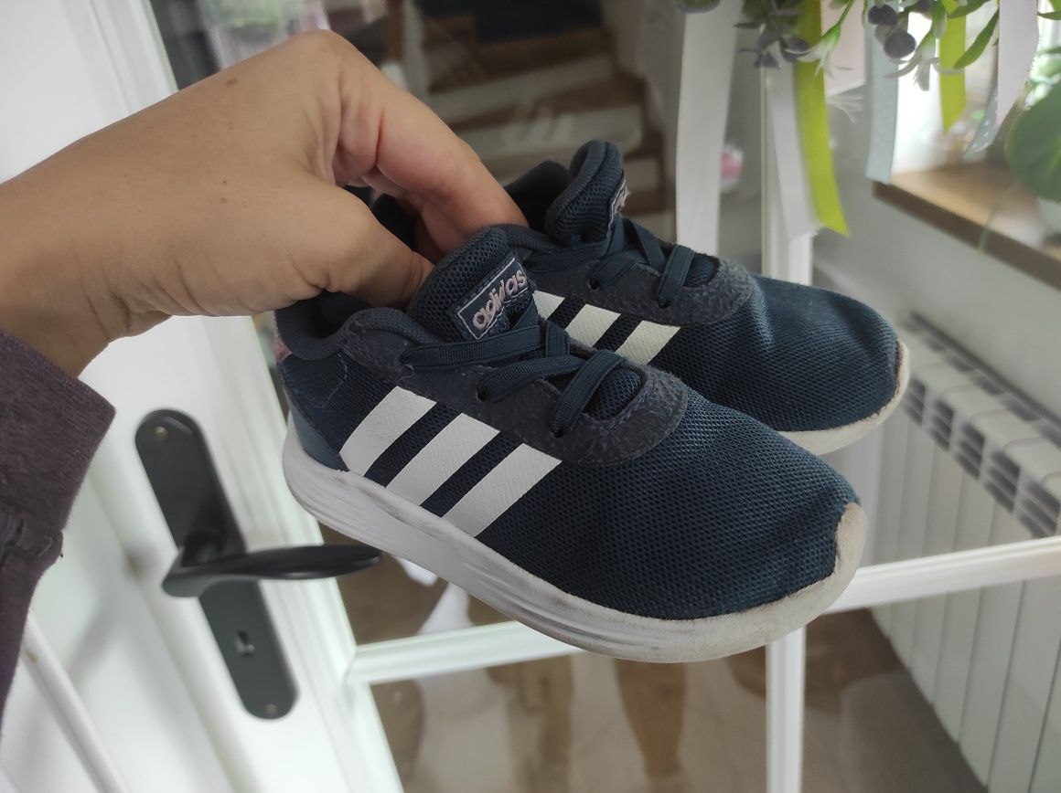 Buty adidas sportowe dziewczęce 25