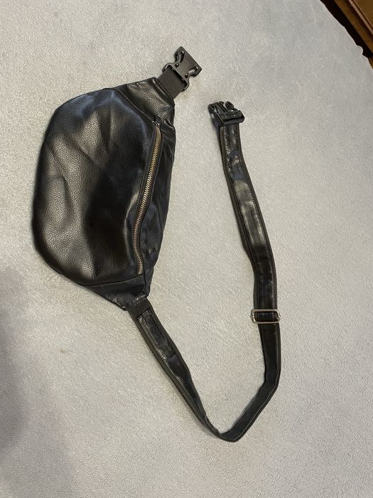 Мужская кожаная бананка