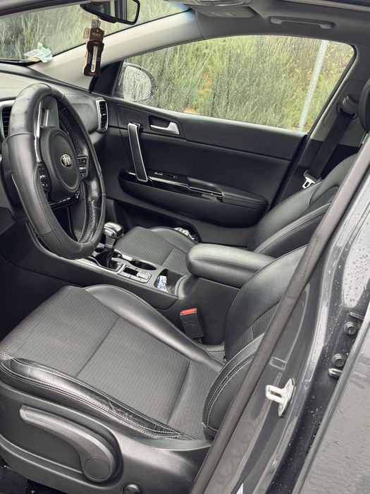 Продам kia sportage 2018 рік дизель 1.6 обєм двигуна