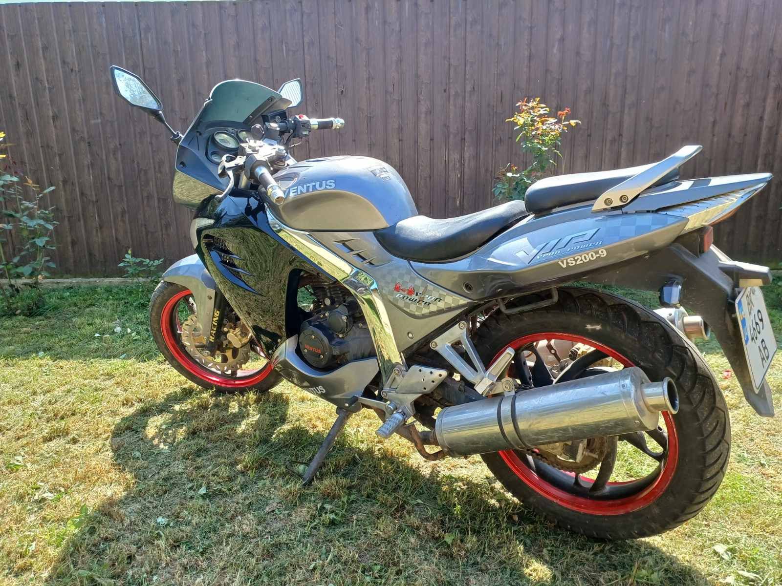 Продам мотоцикл 200кубів