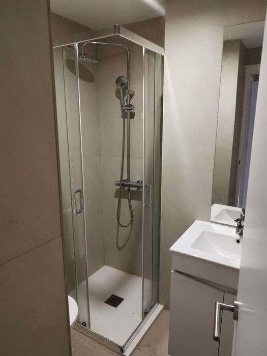 Alugo quarto  na zona da asprela perto hospital sao joao