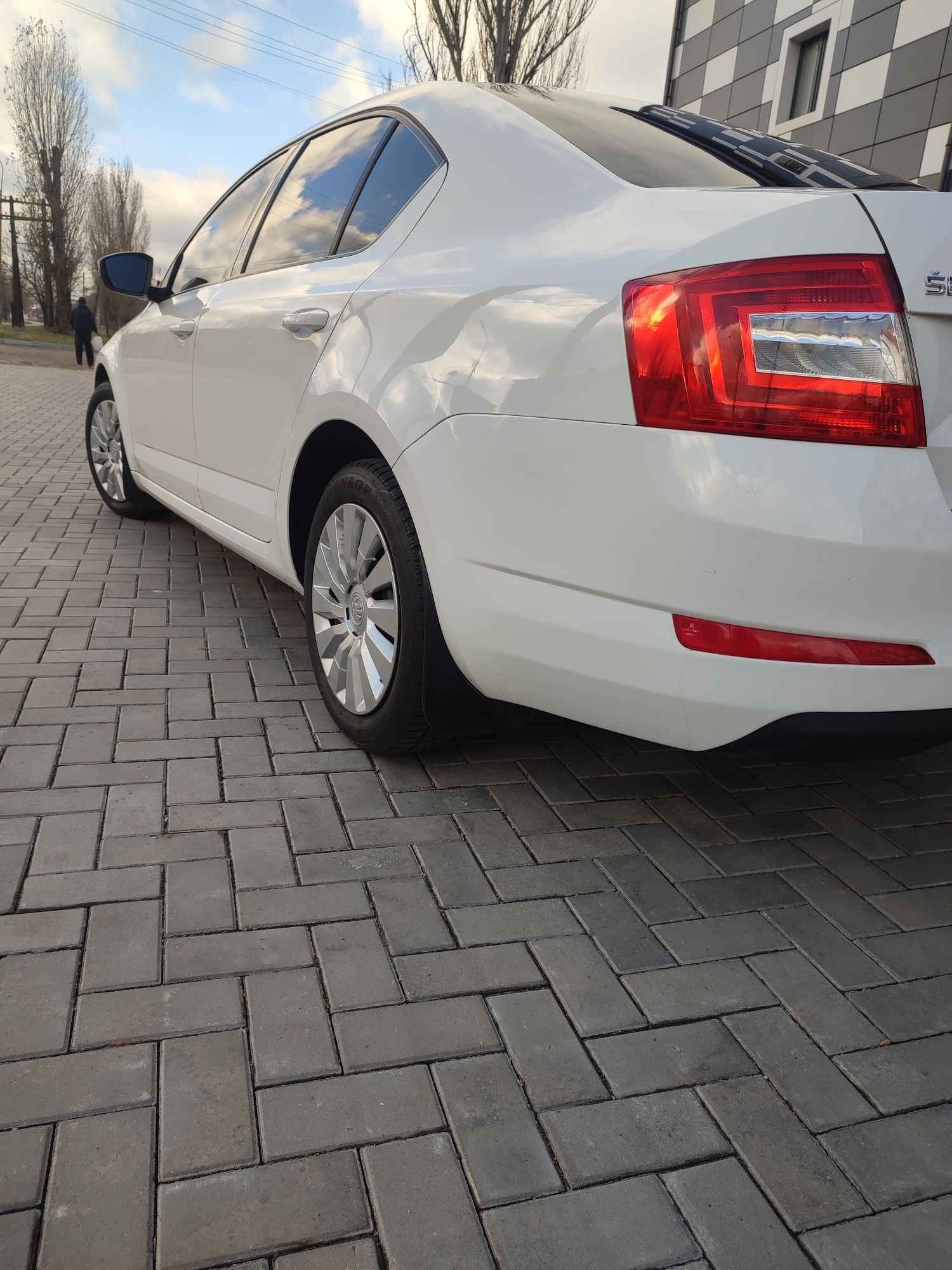 Skoda Octavia a7 Official.