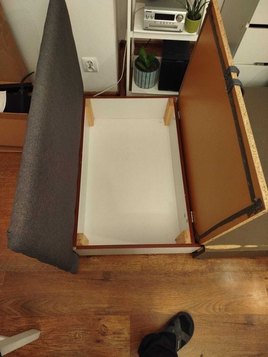 Dwa łóżka z pojemnikiem na pościel  oddam za darmo