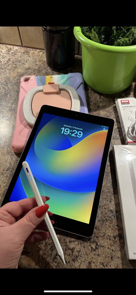Tablet iPad Apple Retina — TOUCH ID — PROCREATE