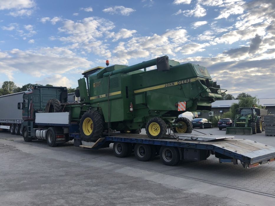 Transport maszyn rolniczych Kombajnów Sieczkarni Traktorów