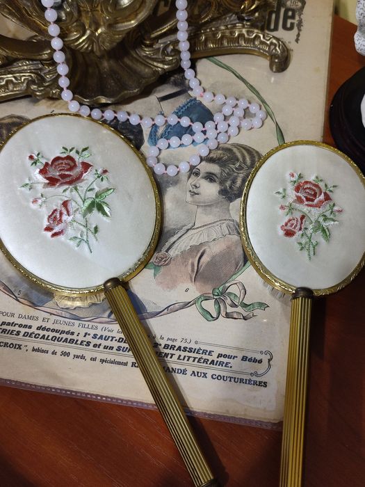 Вінтажний дамський туалетний будуарний набір дзеркало