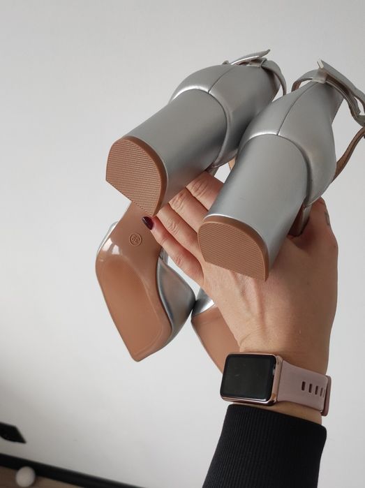 Nowe buty na obcasie / szpilki / czółenka