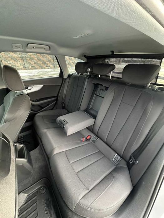 Продаж Audi A4 2017