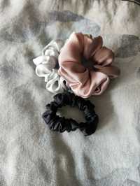 Komplet jedwabnych scrunchie