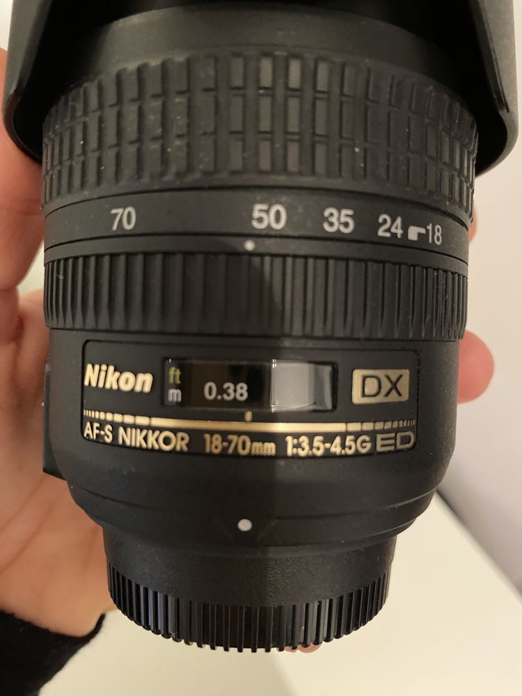 Объектив Nikon AF-S Nikkor 18-70mm