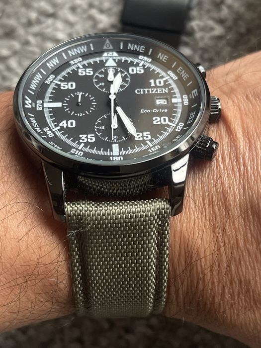 Relogio com duas braceletes