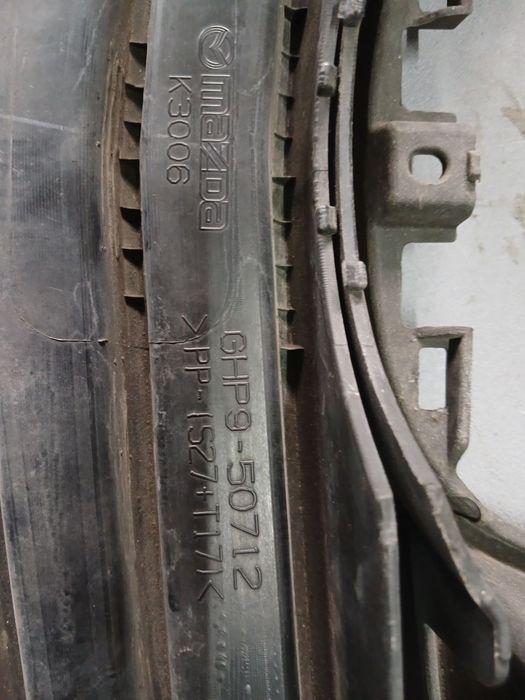 Mazda 6 решітка радіатора GHP9-50712