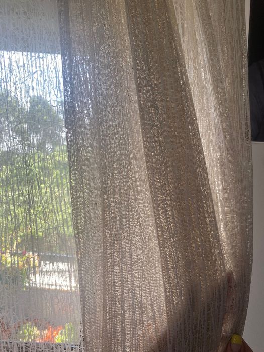 Cortinado em linho feito à medida, em bom estado