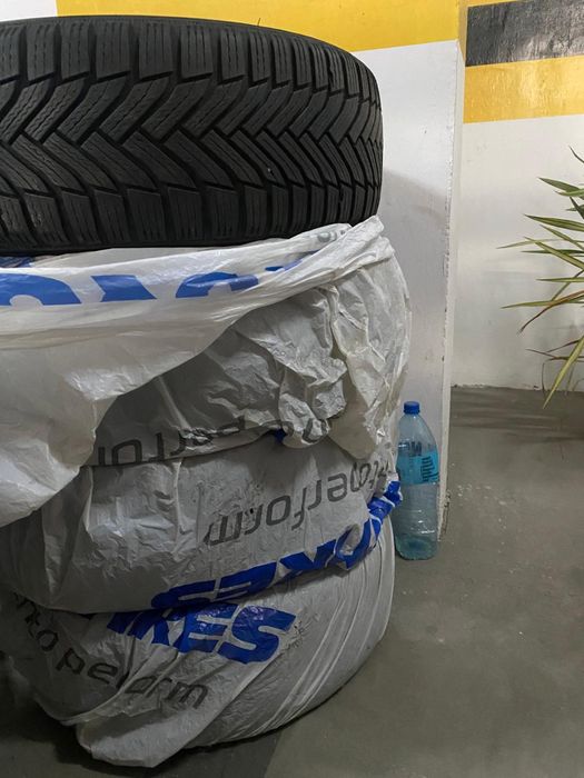 Opony zimowe michelin alpin6 215/60 r16 99T plus felgi stalowe 16”.