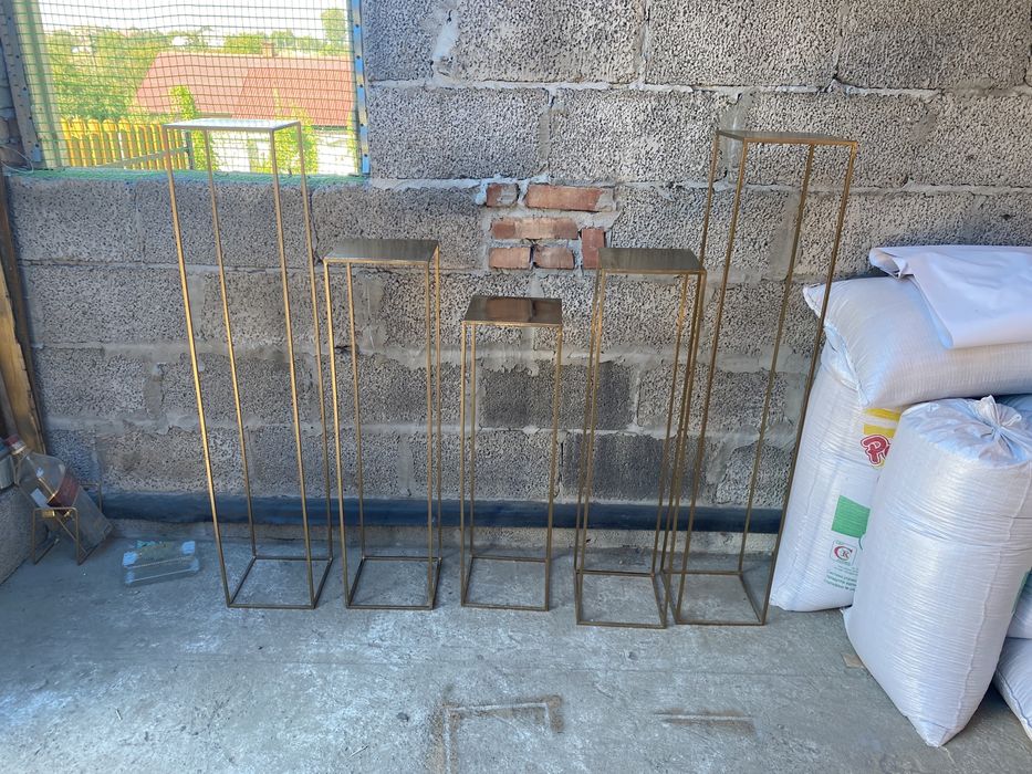 Стойки в лофт стилі